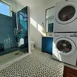 One Bedroom Apartment Near Universal Studios