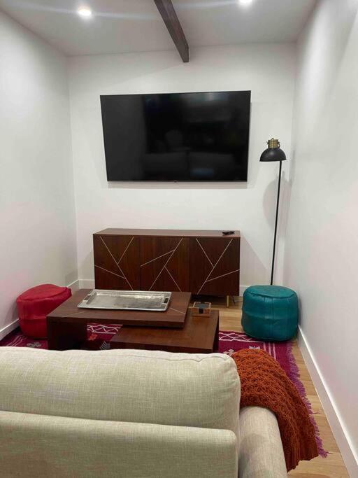 One Bedroom Near Universal * Los Angeles